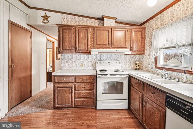 639 LAUREL CT, North Wales, PA 19454