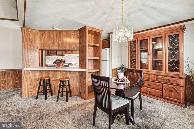 639 LAUREL CT, North Wales, PA 19454