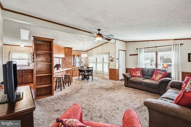 639 LAUREL CT, North Wales, PA 19454