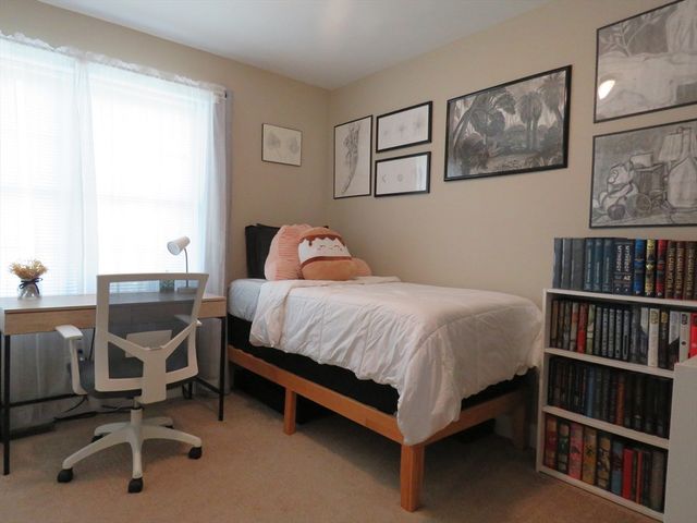 587 Tremont St, Taunton, MA 02780