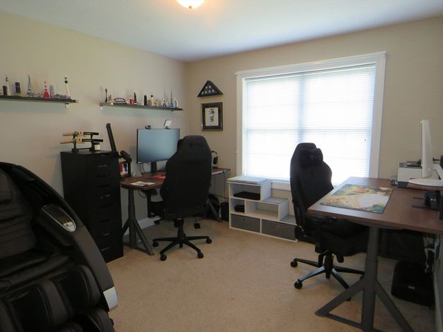 587 Tremont St, Taunton, MA 02780