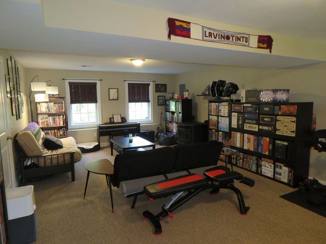 587 Tremont St, Taunton, MA 02780