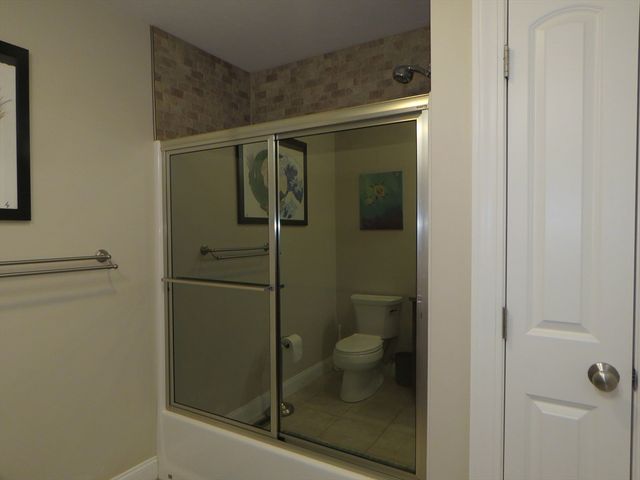 587 Tremont St, Taunton, MA 02780
