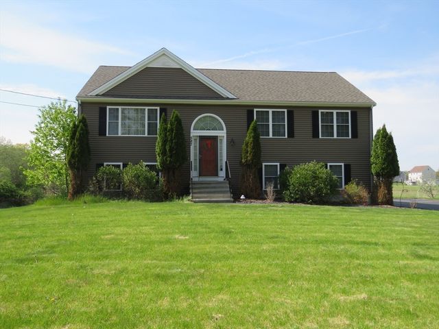 587 Tremont St, Taunton, MA 02780