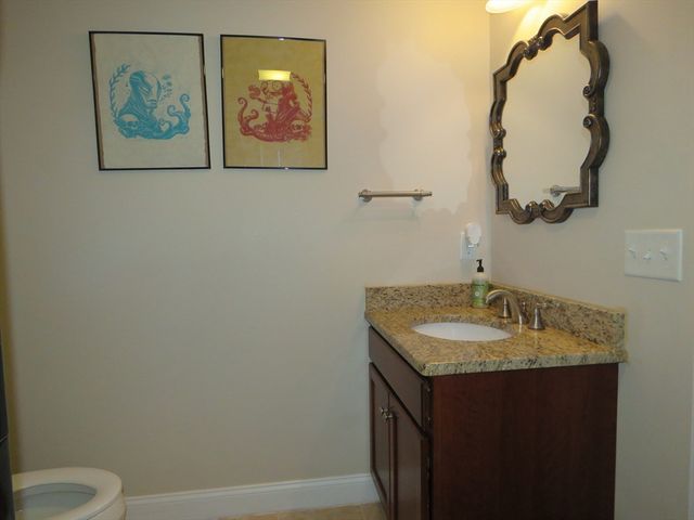587 Tremont St, Taunton, MA 02780
