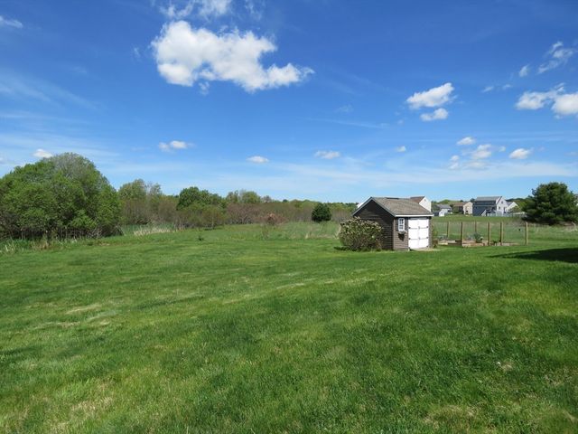 587 Tremont St, Taunton, MA 02780
