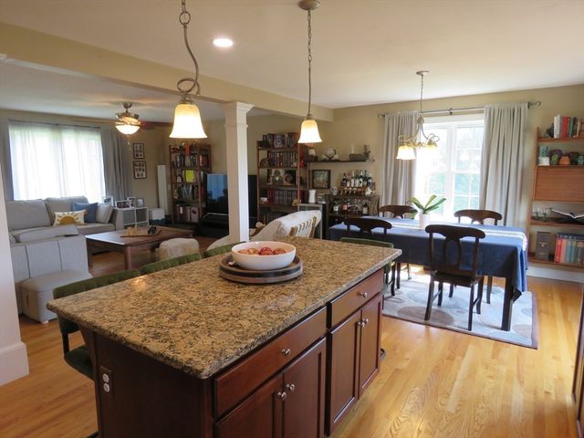 587 Tremont St, Taunton, MA 02780