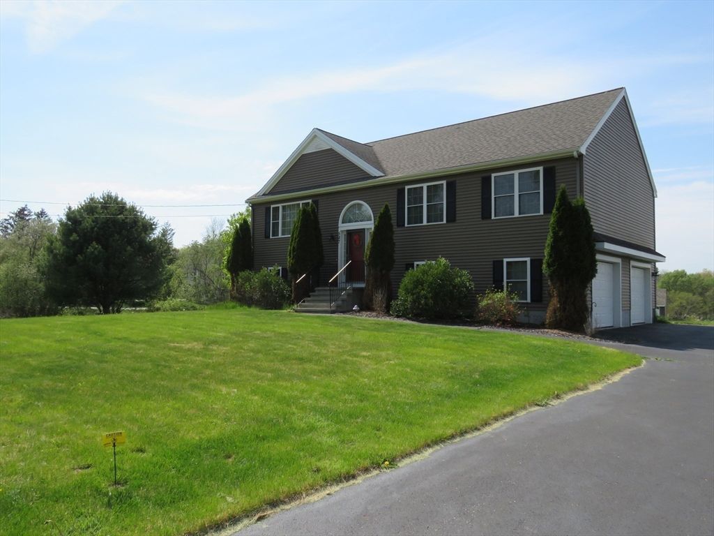 587 Tremont St, Taunton, MA 02780