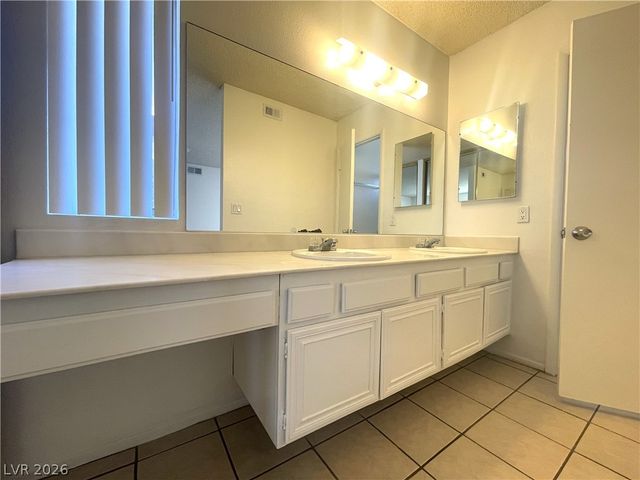 4200 Candleberry Court, Las Vegas, NV 89103