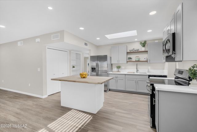 71 E Santa Chalice Drive, Green Valley, AZ 85614