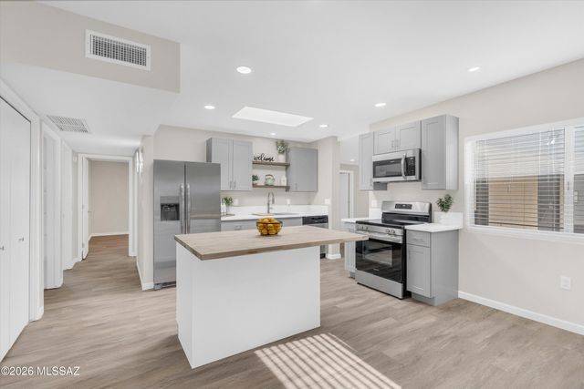 71 E Santa Chalice Drive, Green Valley, AZ 85614