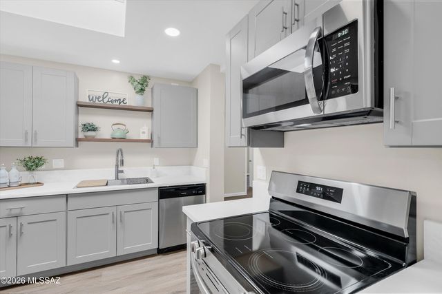 71 E Santa Chalice Drive, Green Valley, AZ 85614