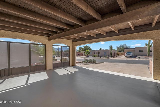 71 E Santa Chalice Drive, Green Valley, AZ 85614