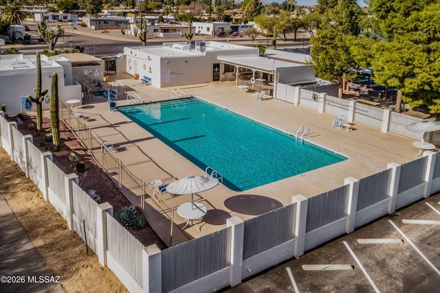 71 E Santa Chalice Drive, Green Valley, AZ 85614