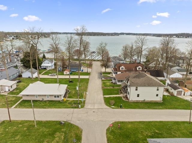 22301 Forest Ave Avenue, Lagrange Twp, MI 49031