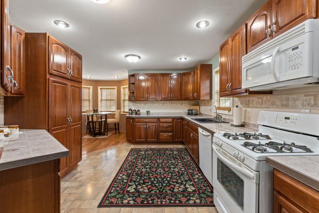 22301 Forest Ave Avenue, Lagrange Twp, MI 49031