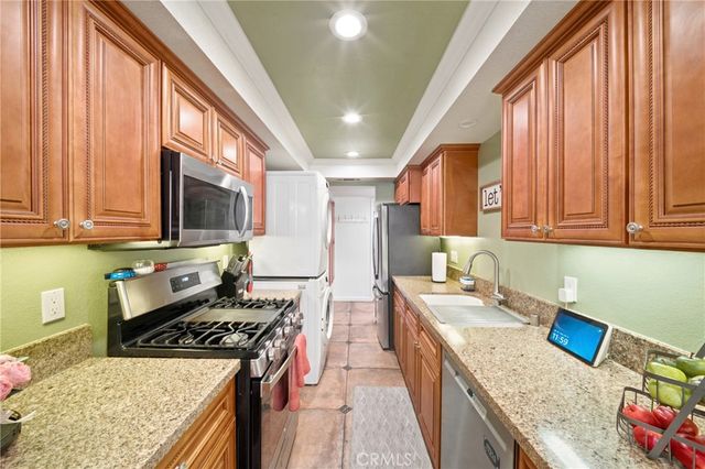 1675 W Lambert Rd. 17 E, La Habra, CA 90631
