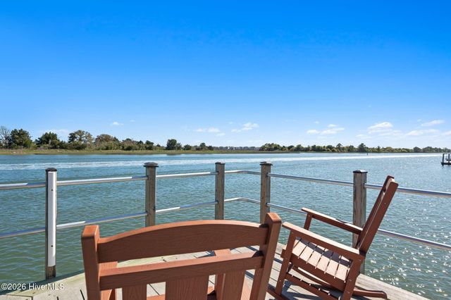 1872 Oak Harbour Drive SW, Ocean Isle Beach, NC 28469