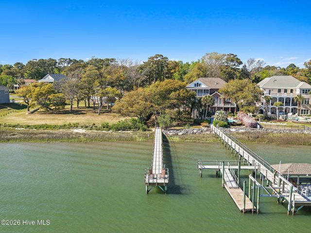 1872 Oak Harbour Drive SW, Ocean Isle Beach, NC 28469