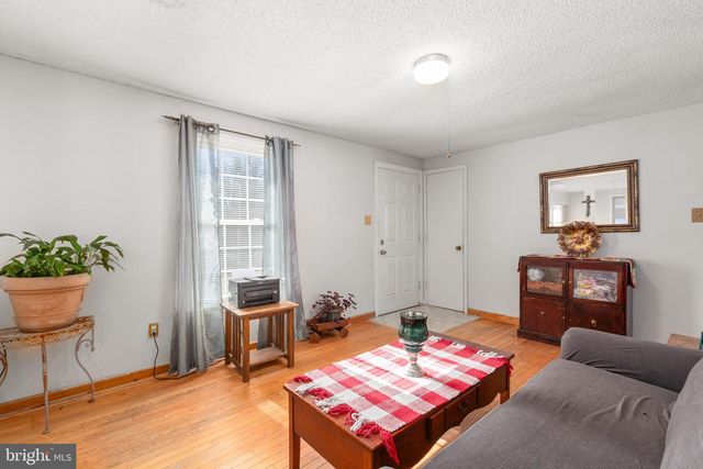 5 TURNER DR, Stafford, VA 22556