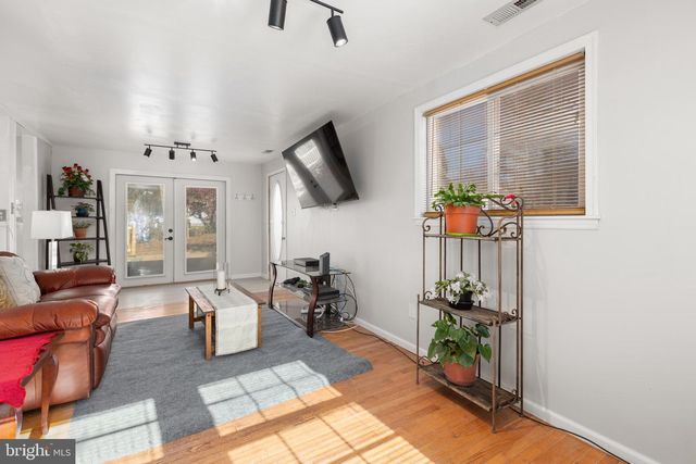 5 TURNER DR, Stafford, VA 22556