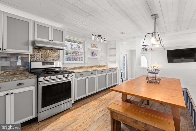 5 TURNER DR, Stafford, VA 22556