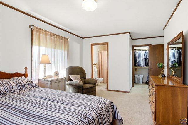 1659 SW Withdean RD, Topeka, KS 66611