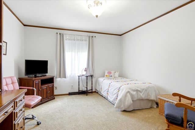1659 SW Withdean RD, Topeka, KS 66611
