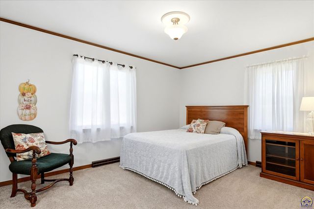 1659 SW Withdean RD, Topeka, KS 66611