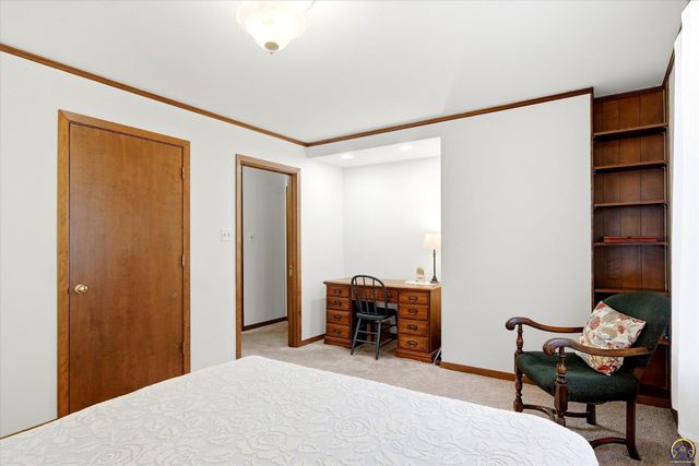 1659 SW Withdean RD, Topeka, KS 66611