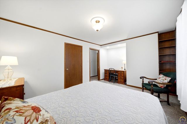 1659 SW Withdean RD, Topeka, KS 66611