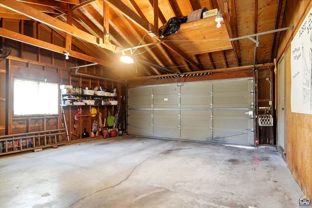 1659 SW Withdean RD, Topeka, KS 66611