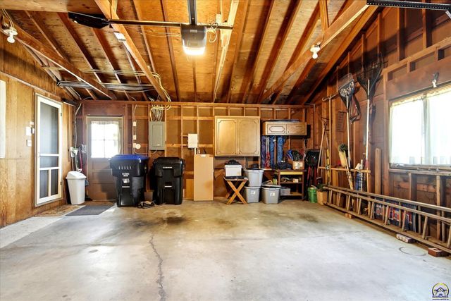 1659 SW Withdean RD, Topeka, KS 66611