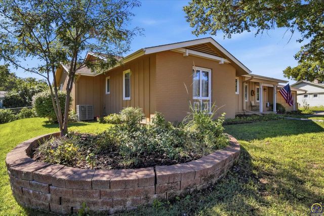 1659 SW Withdean RD, Topeka, KS 66611