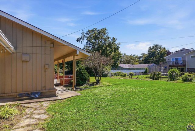 1659 SW Withdean RD, Topeka, KS 66611