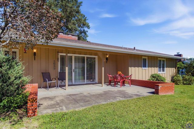 1659 SW Withdean RD, Topeka, KS 66611