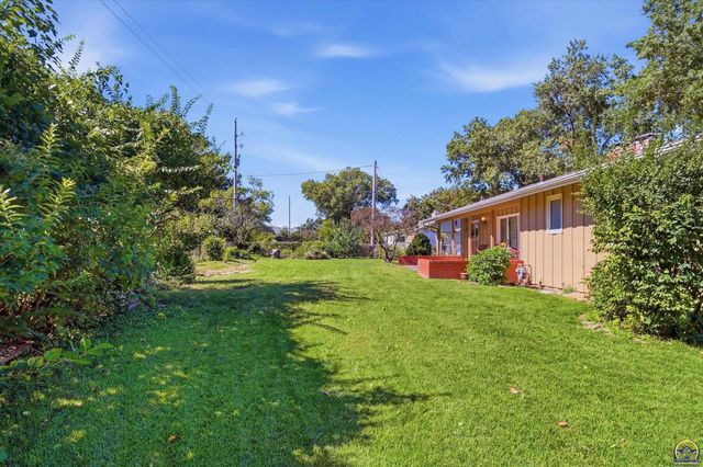 1659 SW Withdean RD, Topeka, KS 66611