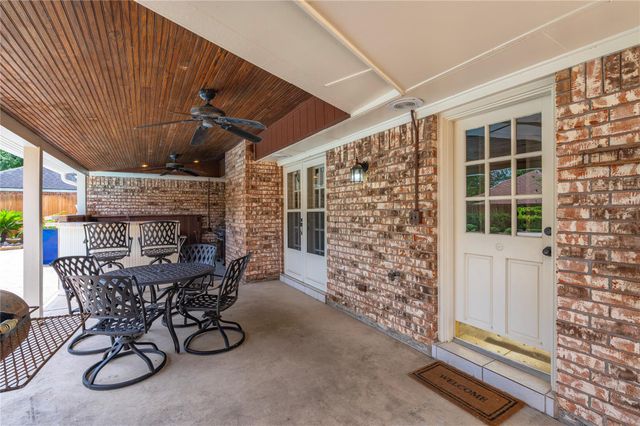 1603 White Wing Circle, Friendswood, TX 77546