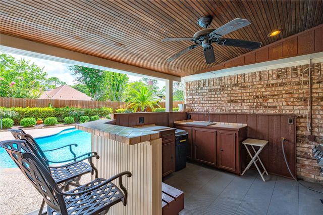 1603 White Wing Circle, Friendswood, TX 77546