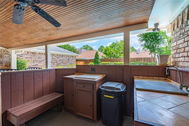 1603 White Wing Circle, Friendswood, TX 77546