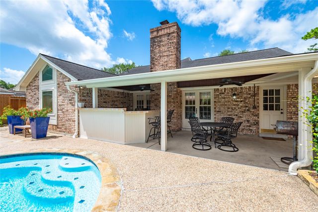 1603 White Wing Circle, Friendswood, TX 77546