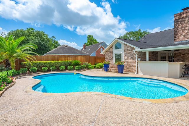 1603 White Wing Circle, Friendswood, TX 77546