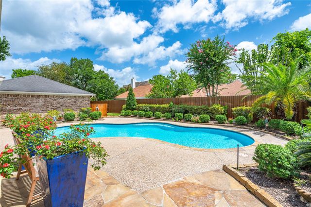 1603 White Wing Circle, Friendswood, TX 77546
