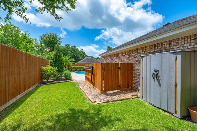 1603 White Wing Circle, Friendswood, TX 77546