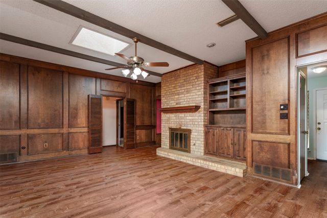 549 Greenwood Circle, Hurst, TX 76053