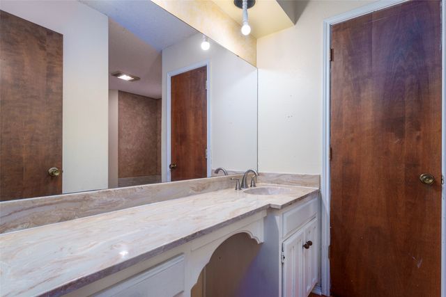 549 Greenwood Circle, Hurst, TX 76053