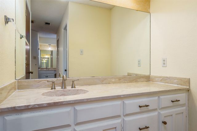 549 Greenwood Circle, Hurst, TX 76053