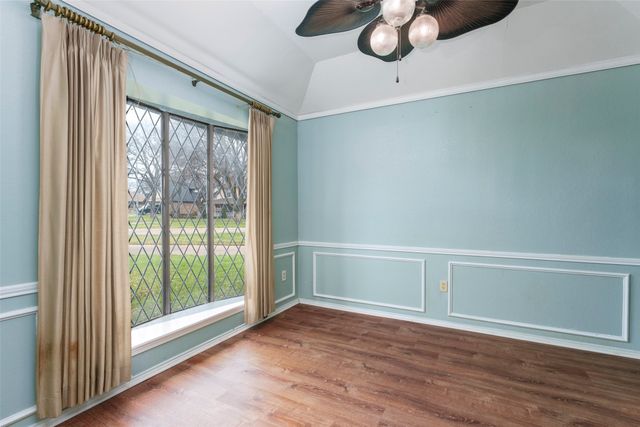 549 Greenwood Circle, Hurst, TX 76053