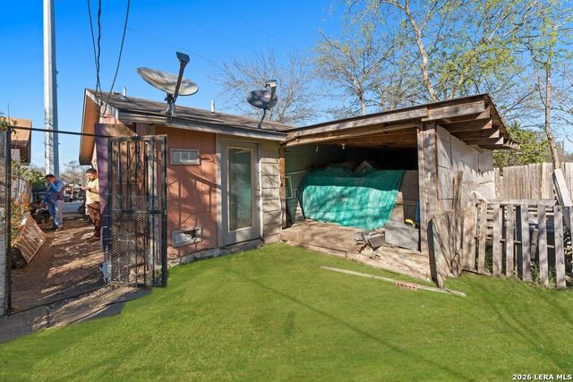 2824 Ruiz St, San Antonio, TX 78228