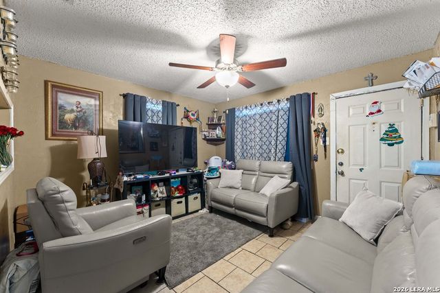 2824 Ruiz St, San Antonio, TX 78228